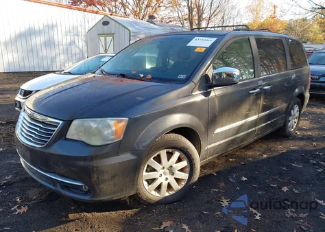 2012 Chrysler Town & Country Touring-L z USA, uszkodzony, nr VIN 2C4RC1CG8CR338947